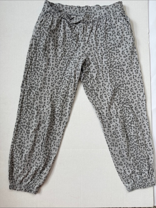 Gapbody Other - Gap Body Pajama Jogger Animal Print Gray size Medium